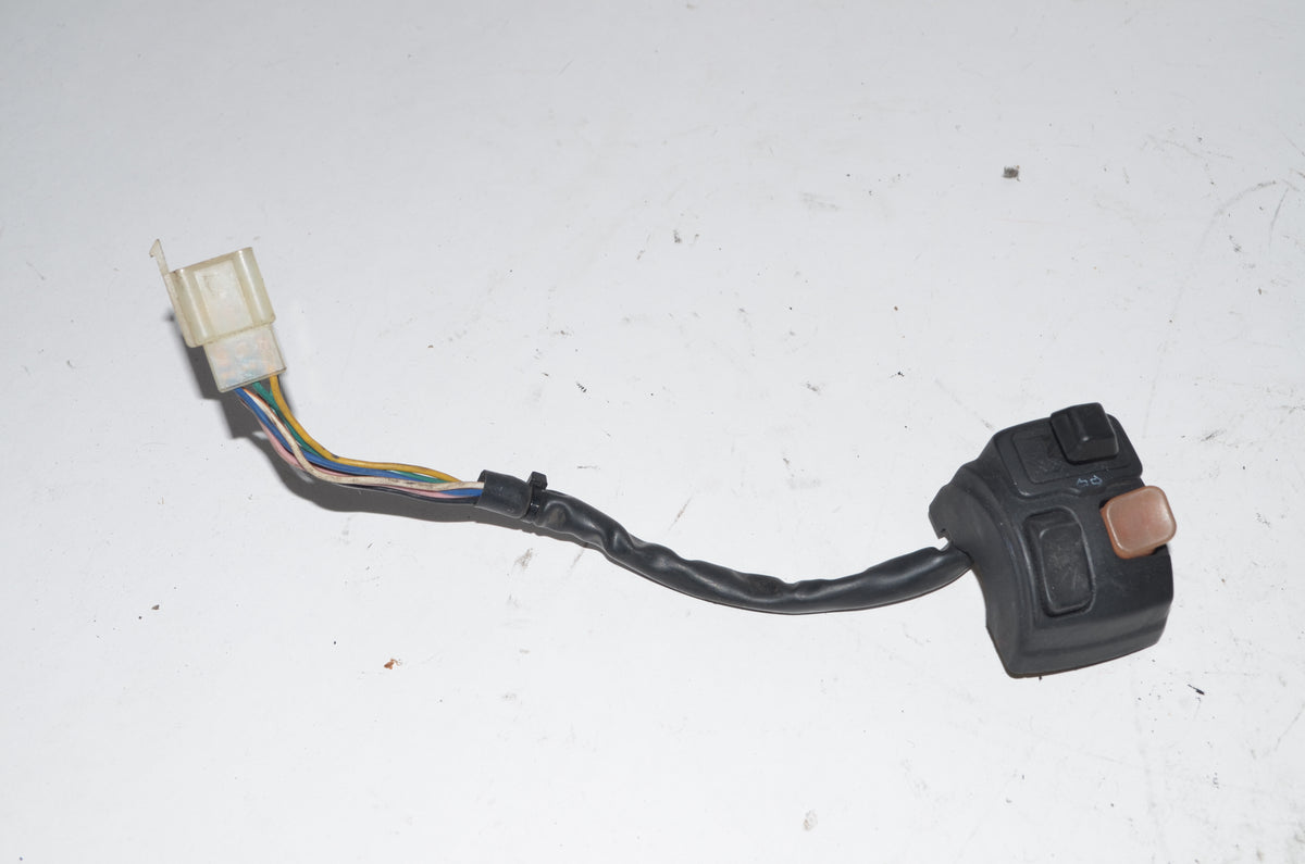 Yamaha Prebug Zuma Left Side Switch – Pike Cycles